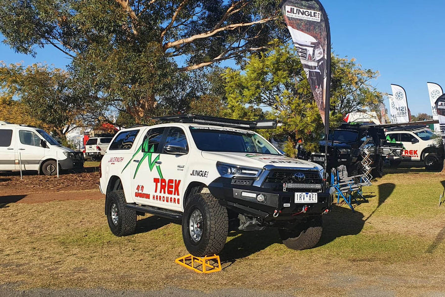 Jungle 4x4 BULL BAR TOYOTA HILUX 2020+