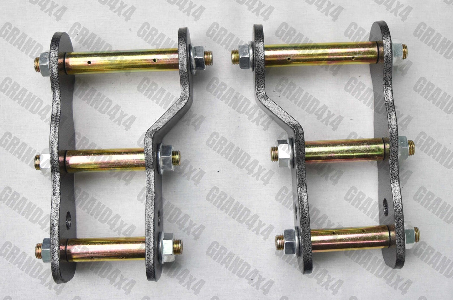 2" REAR EXTENDED GREASABLE SHACKLES LIFT FOR NISSAN NAVARA D40 2005 - 2015
