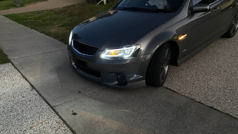Black LED Headlights Sequential Blinker Fit For Holden VE Commodore Series 1 & 2 Xenon Globes