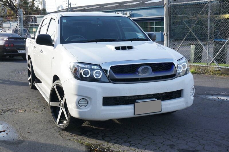 Black LED Halo Projector Headlights Fit For Toyota Hilux SR5 2005-2010