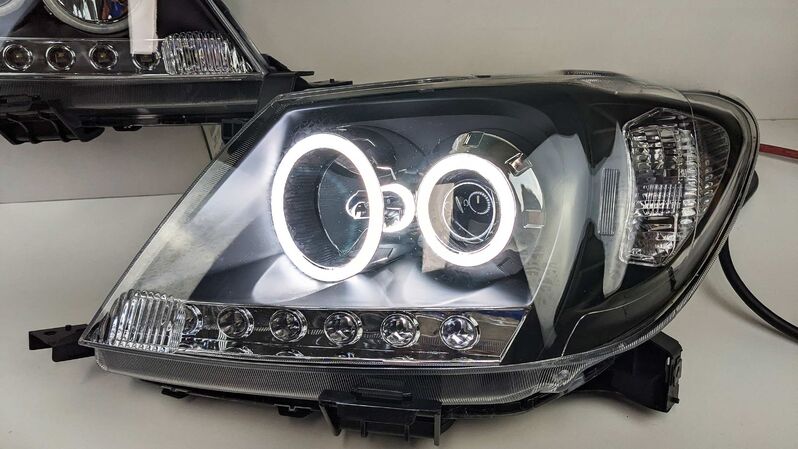 Black Ultra LED DRL Halo Projector Headlights Fit For Toyota Hilux VIGO SR5 2005-2010