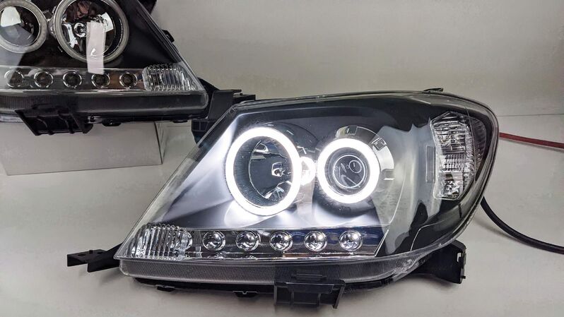 Black Ultra LED DRL Halo Projector Headlights Fit For Toyota Hilux VIGO SR5 2005-2010