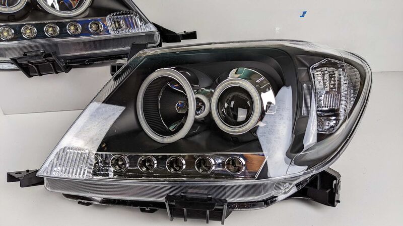 Black Ultra LED DRL Halo Projector Headlights Fit For Toyota Hilux VIGO SR5 2005-2010