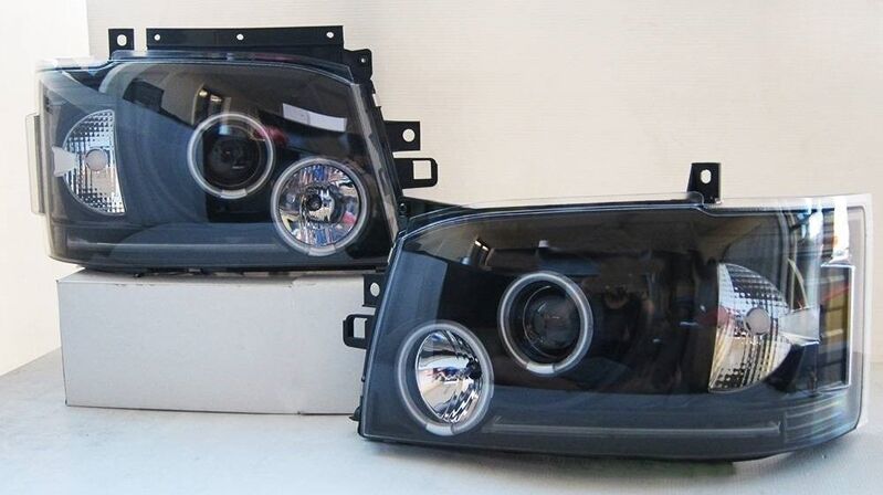 Black CCFL Angel Eyes Projector Headlights Fit For Toyota Hiace Van 2004-2010