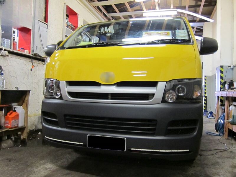 Black CCFL Angel Eyes Projector Headlights Fit For Toyota Hiace Van 2004-2010