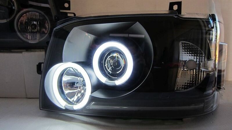 Black CCFL Angel Eyes Projector Headlights Fit For Toyota Hiace Van 2004-2010