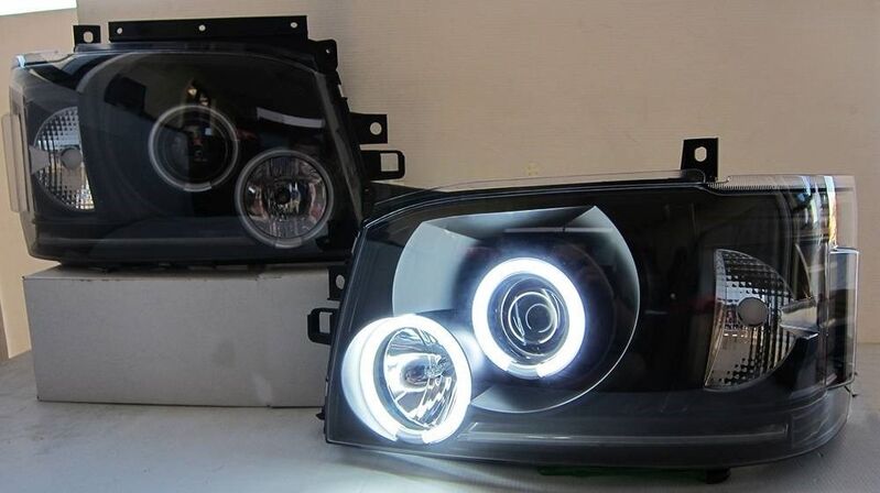 Black CCFL Angel Eyes Projector Headlights Fit For Toyota Hiace Van 2004-2010