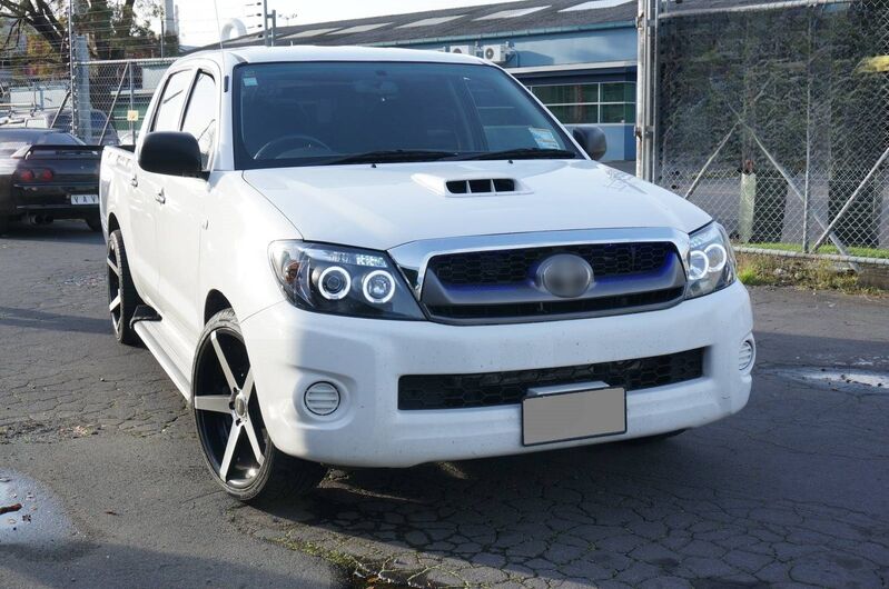 Black CCFL Angel-Eyes Projector Headlights Fit For Toyota Hilux SR5 2005-2010