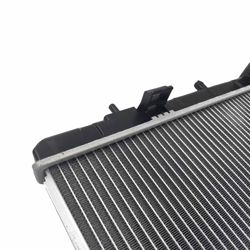 Aluminum Core Plastic Tank Radiator With Cap Fit For Nissan X-Trail T30 T31 T32 2.0L 2.5L QR20DE MR20DE QR25DE 2000-2022 2140