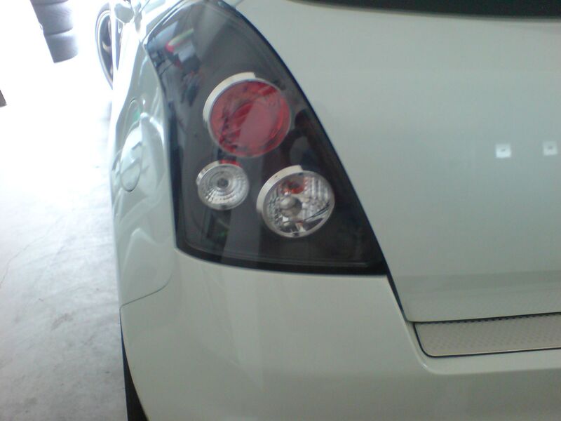 Black Altezza Tail Lights Fit For Suzuki Swift Hatchback 2004-2006