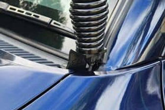 Mitsubishi Pajero GEN3 1999+ Bonnet Aerial UHF Antenna Bracket BB-131 SKU: BB-131P