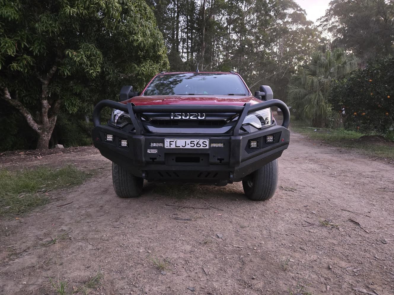 Ramped Up FACELIFT 2024+ ISUZU D-MAX HOOPED Front bull bar ( Matte Black)
