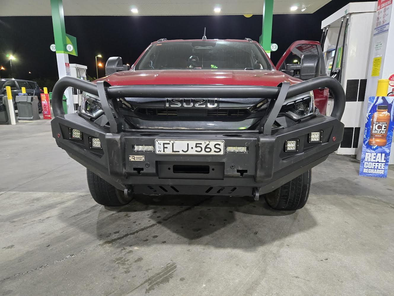 Ramped Up FACELIFT 2024+ ISUZU D-MAX HOOPED Front bull bar ( Matte Black)
