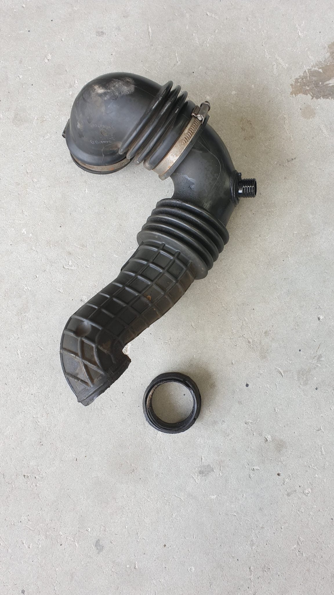 RG Colorado Intake pipe