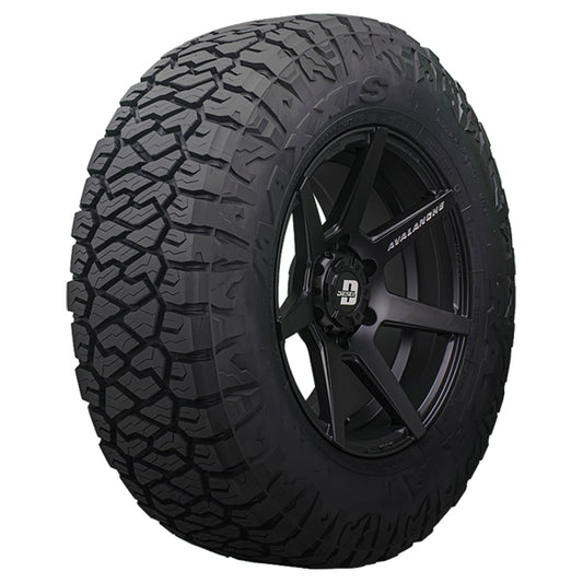 LT285/70R17 121/118S 10PR RAZR AT811 Maxxis