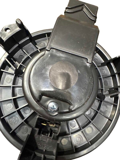 2 Pin Heater Blower Fan Motor Fit For Toyota RAV4 ACA33 ALA49 Corolla ZRE152 ZRE153 Hilux GGN15 GGN25
