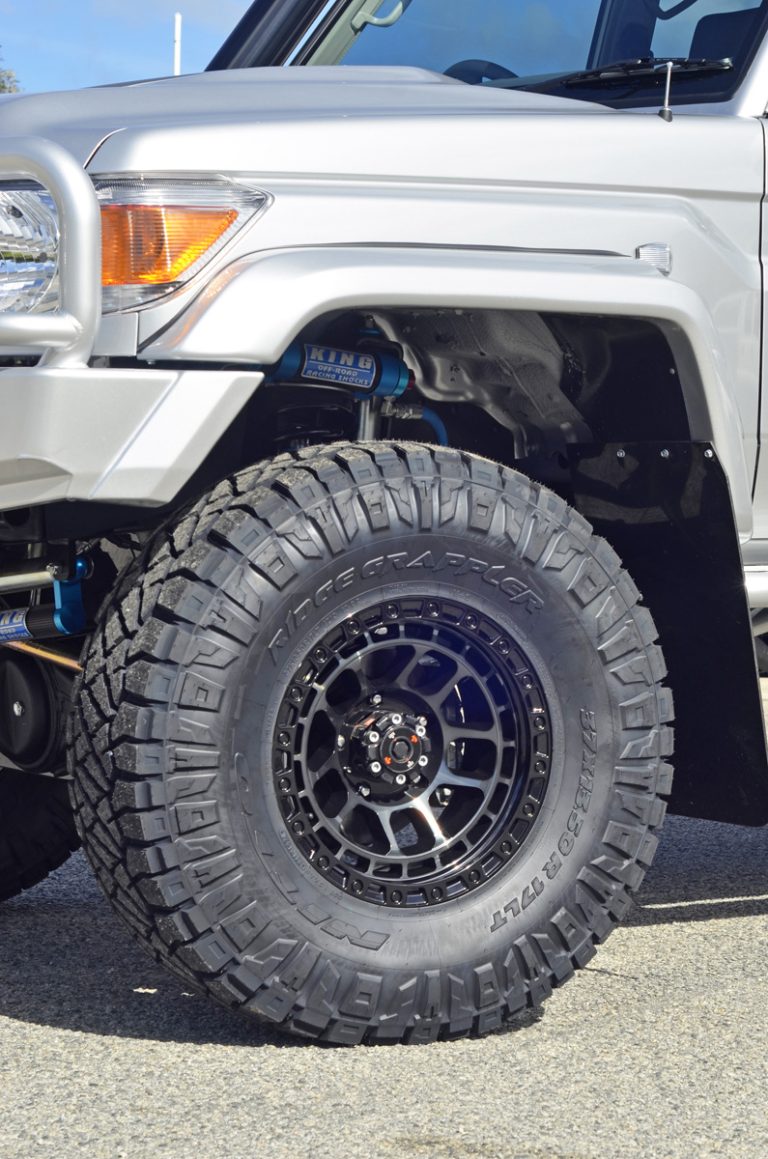 LOADED Gibb 1675 Satin Black 17X9 5X150