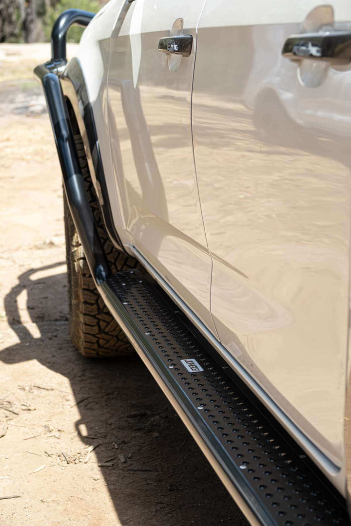 Jungle 4x4 SIDE STEPS ISUZU D-MAX 2020+ PJ405-DMAX20