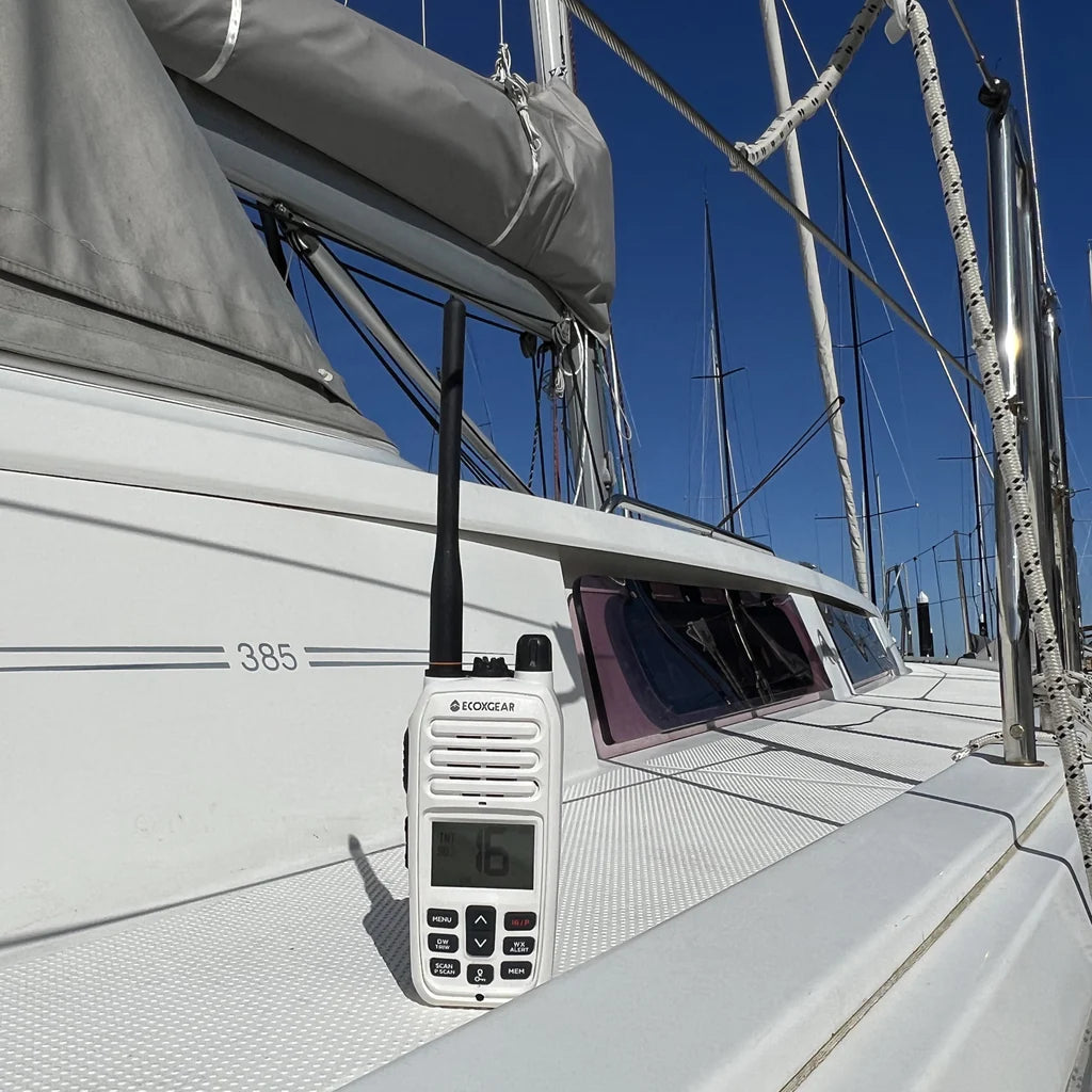 ECOXGEAR 
5.0W VHF MARINE RADIO 
EXM600