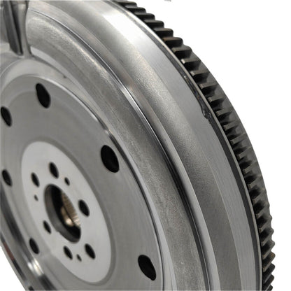 Dual Mass Flywheel Fit For Audi A3 8P1 For Skoda Octavia 1Z3 Superb 3T4 For Volkswagen EOS 1F7 Golf MKV Jetta 1K2 Passat 3C2 