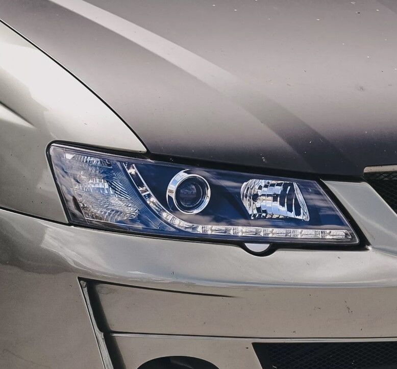Black DRL LED Projector Head Lights Fit For Holden Commodore VY UTE 2002-2004