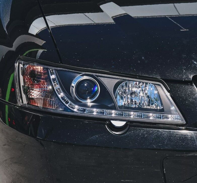Black DRL LED Projector Head Lights Fit For Holden Commodore VY UTE 2002-2004