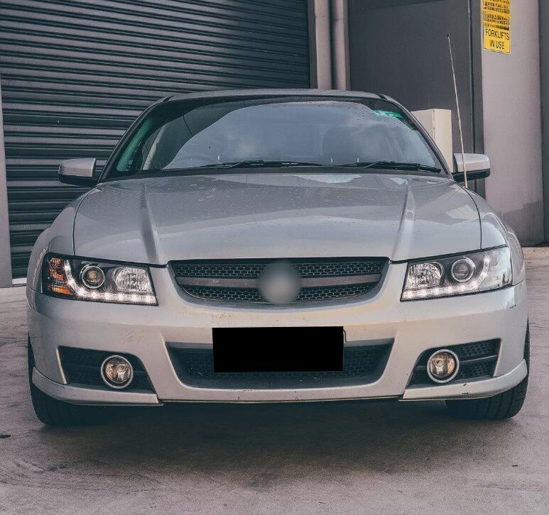 Black DRL LED Projector Head Lights Fit For Holden Commodore VZ UTE 2004-2006