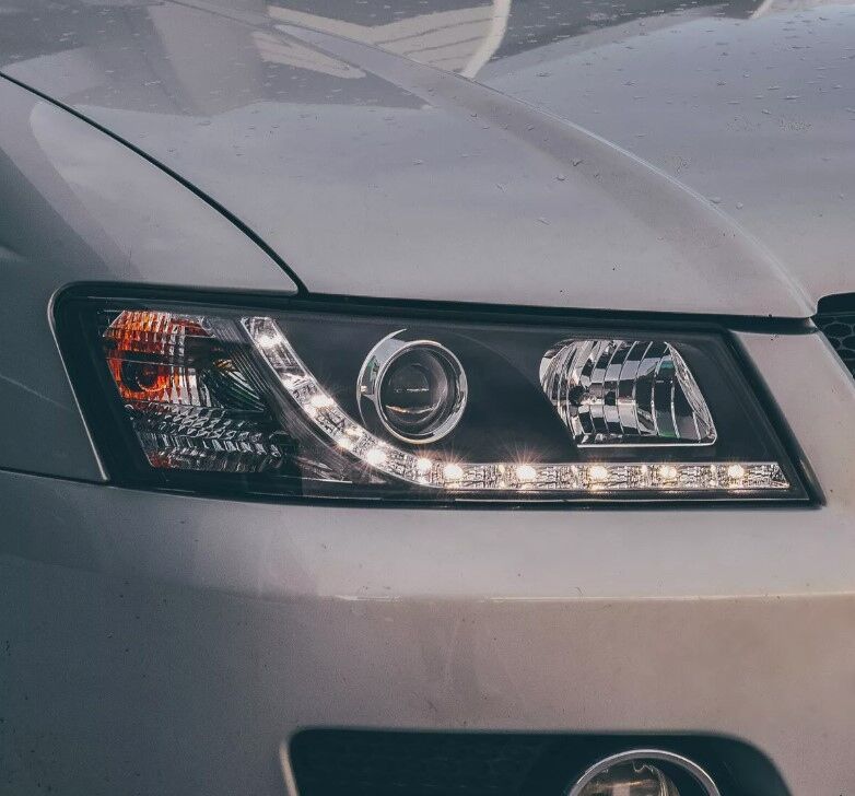 Black DRL LED Projector Head Lights Fit For Holden Commodore VZ UTE 2004-2006