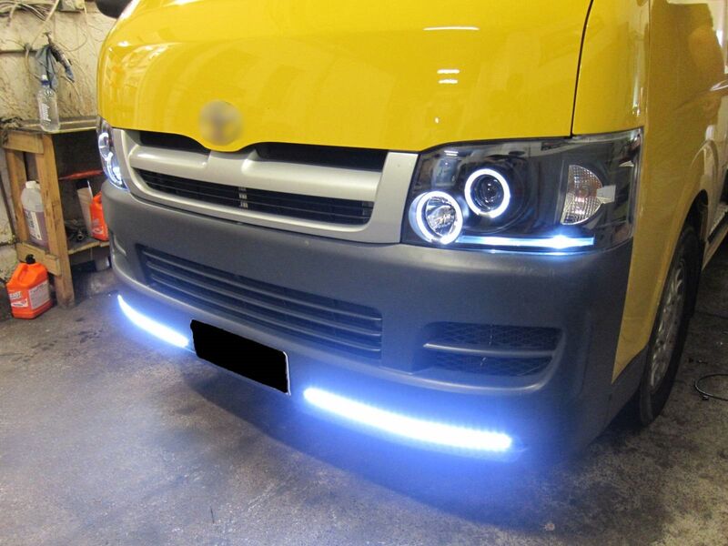 Black CCFL Angel Eyes Projector Headlights Fit For Toyota Hiace Van 2004-2010
