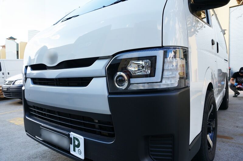 DRL LED Projector Headlights Dynamic Indicator Fit For Toyota Hiace VAN 2014-2018