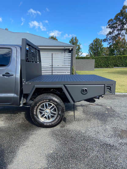 RAMPED UP 4X4 COMPLETE ALUMINIUM 1800mm TRAY WITH 1700mm Trundle (MATT BLACK)