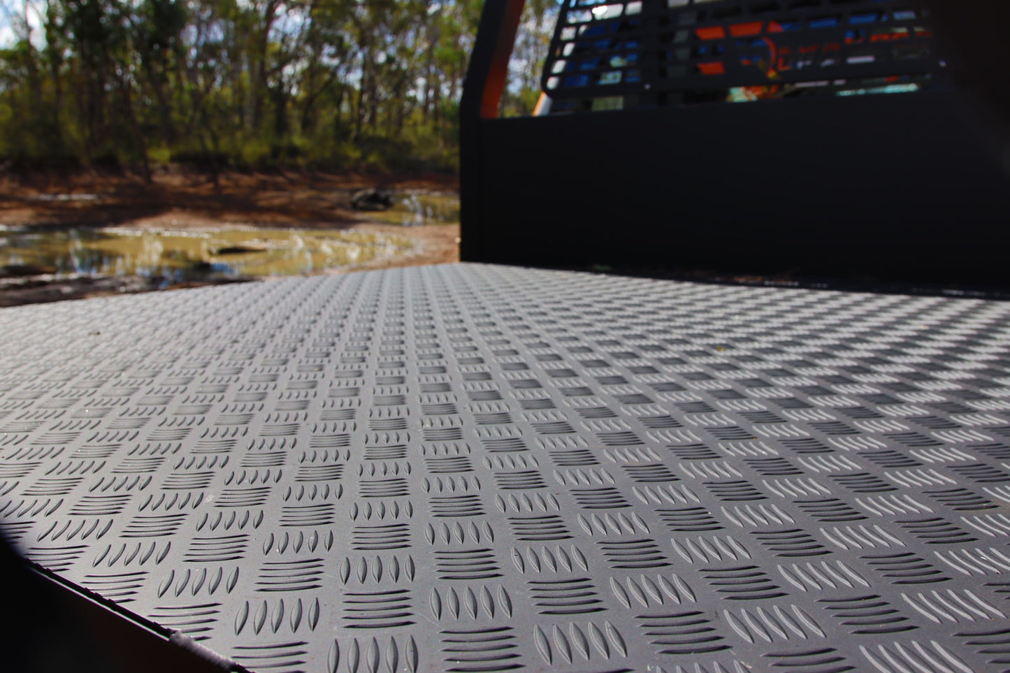 RAMPED UP 4X4 COMPLETE ALUMINIUM 1800mm TRAY WITH 1700mm Trundle (MATT BLACK)