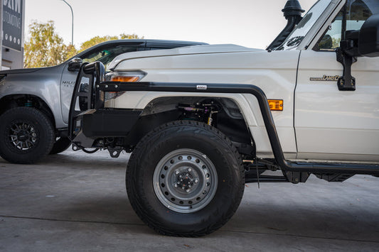 Jungle 4x4 SIDE RAILS TOYOTA LANDCRUISER TROOP CARRIER PJ505-LC79