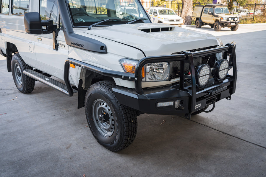 Jungle 4x4 BULL BAR TOYOTA LANDCRUISER TROOP CARRIER