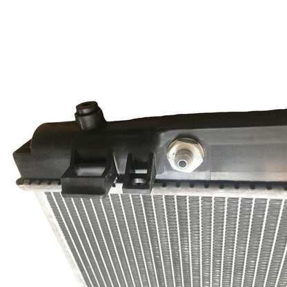 Aluminum Core Plastic Tank Radiator 26MM With Cap Fit For Nissan Navara D40 2.5L YD25DDTI 2005-2015 21460EB30A