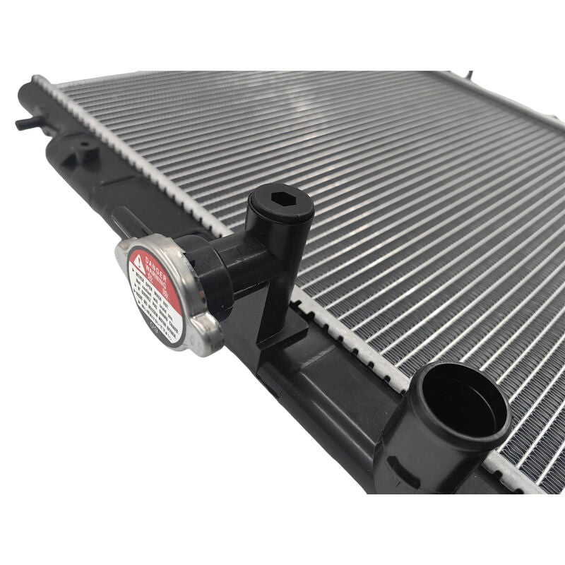 Aluminum Core Plastic Tank Radiator With Cap Fit For Nissan X-Trail T30 T31 T32 2.0L 2.5L QR20DE MR20DE QR25DE 2000-2022 2140