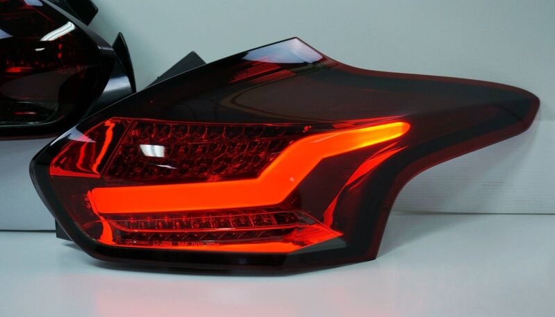 Smoke Red Full LED 3D Light Bar Tail Lights Fit For Ford Focus LZ 2015-2018