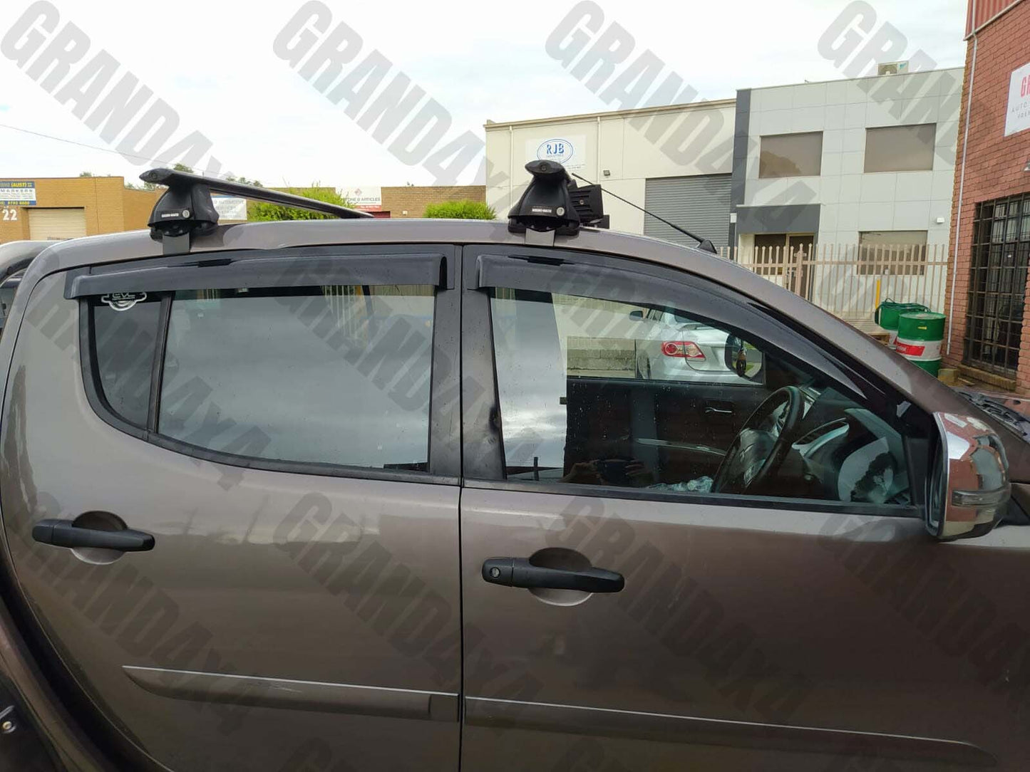 PREMIUM WEATHERSHIELDS WINDOW VISORS FOR MITSUBISHI TRITON MN/ML 2006-2014