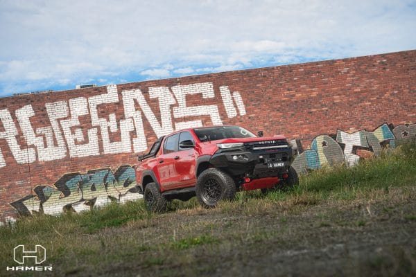Hamer King Series bull bar Toyota Hilux N90 matte black finish