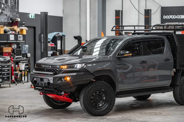 Hamer King Series bull bar Toyota Hilux N90 front view