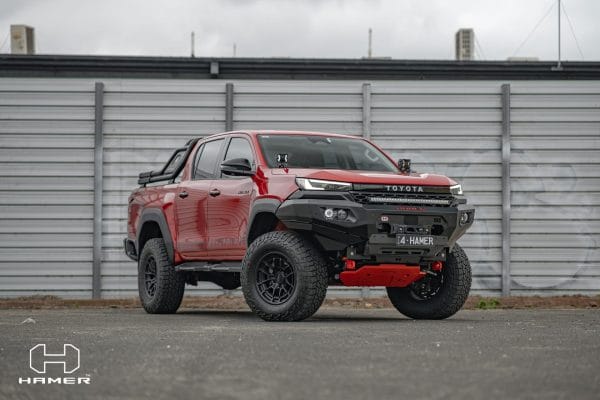 Hamer King Series bull bar Toyota Hilux N90 front angle