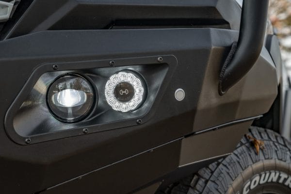 Hamer King Series Plus bull bar Toyota Hilux N90 DRL and fog lights
