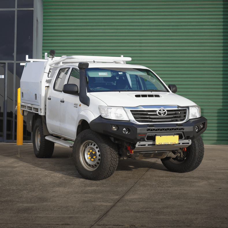 N70 HILUX BULLBAR NO LOOP (08/2011 - 2015) ROCKARMOR GT BUMPER – Ramped ...