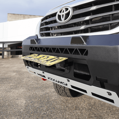 N70 HILUX BULLBAR NO LOOP (08/2011 - 2015) ROCKARMOR GT BUMPER